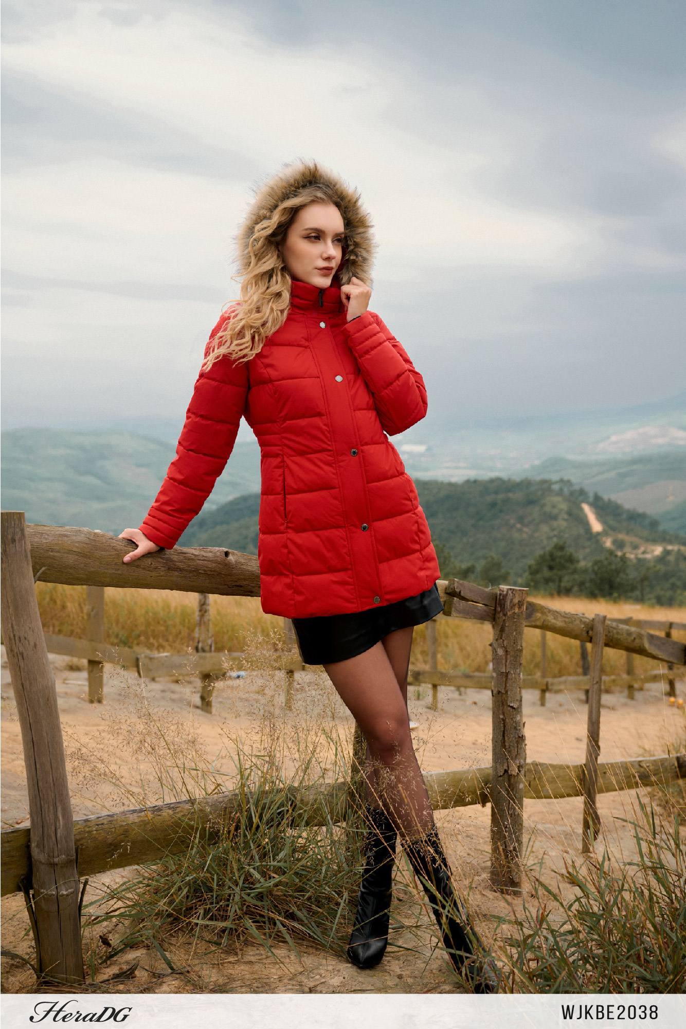 Ảnh của Áo phao 3 lớp dáng lỡ mũ lông tháo rời